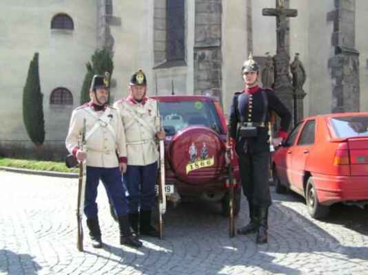 004_Náchod -8.4.2006 - Vojáci  73. pěšího pluku Železnice internetová adresa: http://jicin.1866.cz/