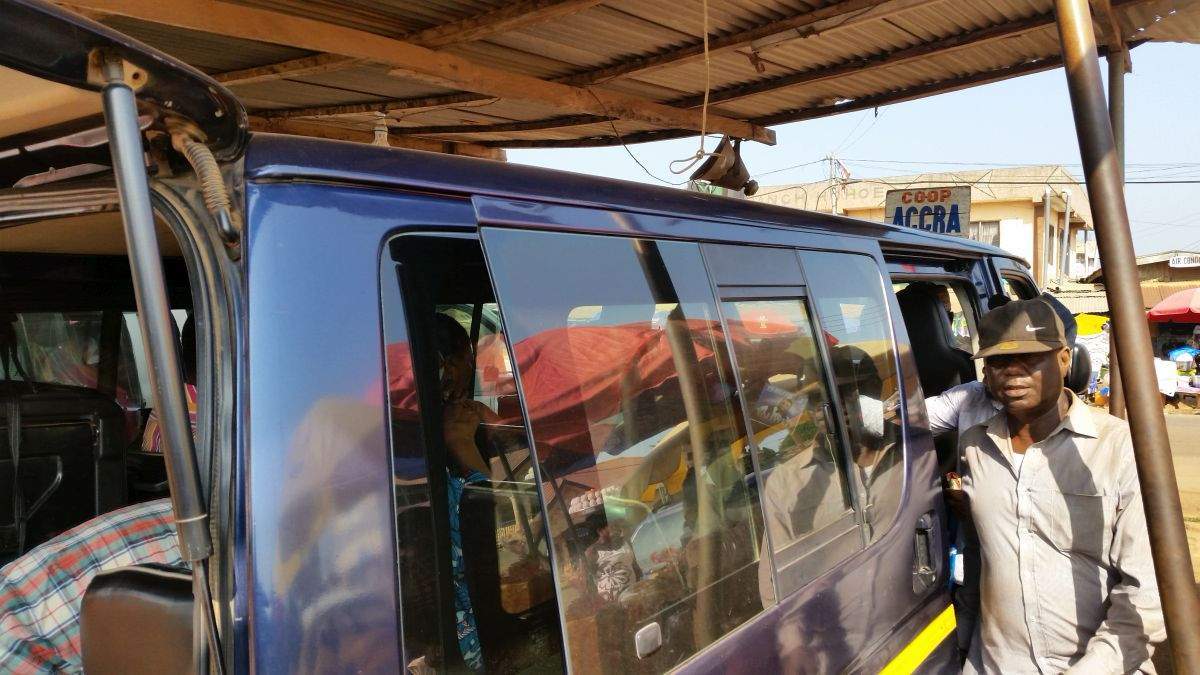 Tro-tro a n spolucestujci