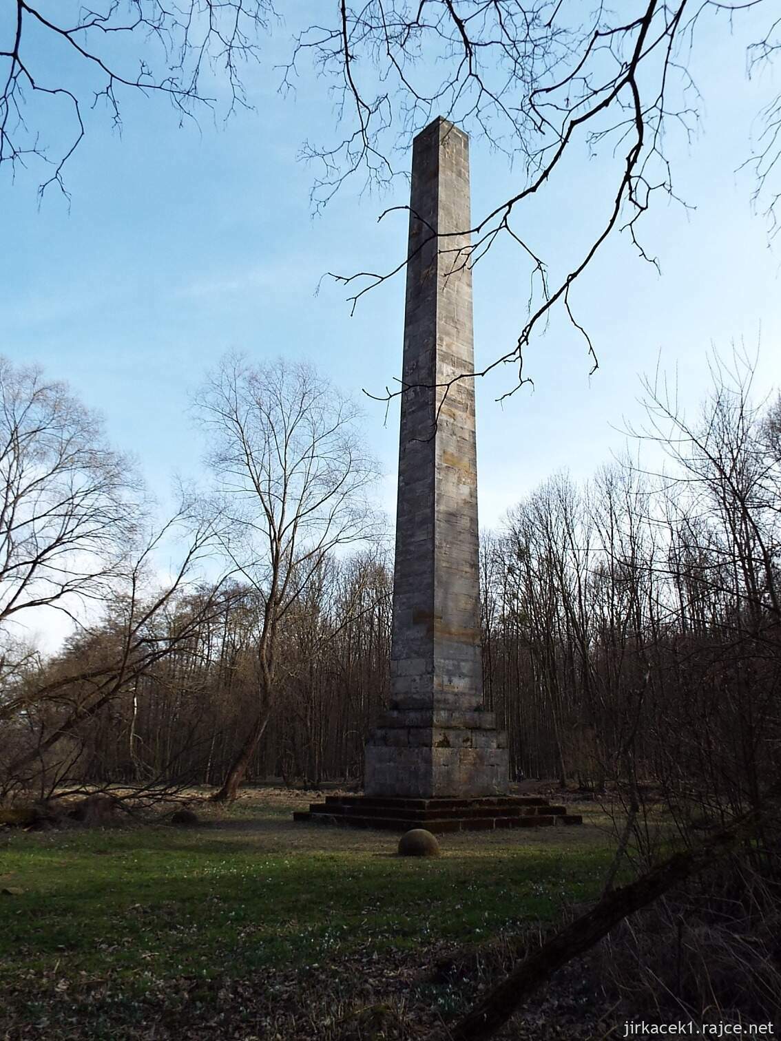 D - cesta z Nových Mlýnů k Obelisku 53 - Obelisk