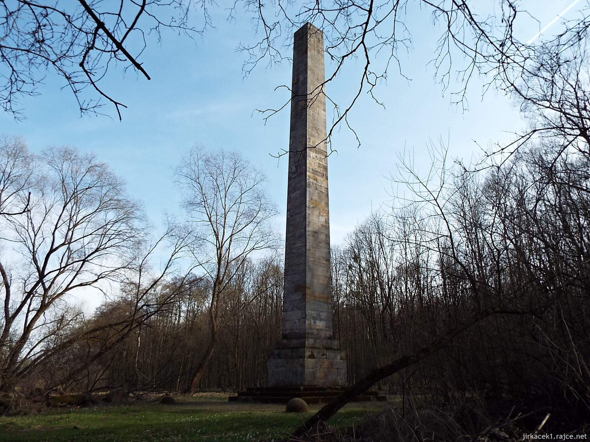 D - cesta z Nových Mlýnů k Obelisku 54 - Obelisk