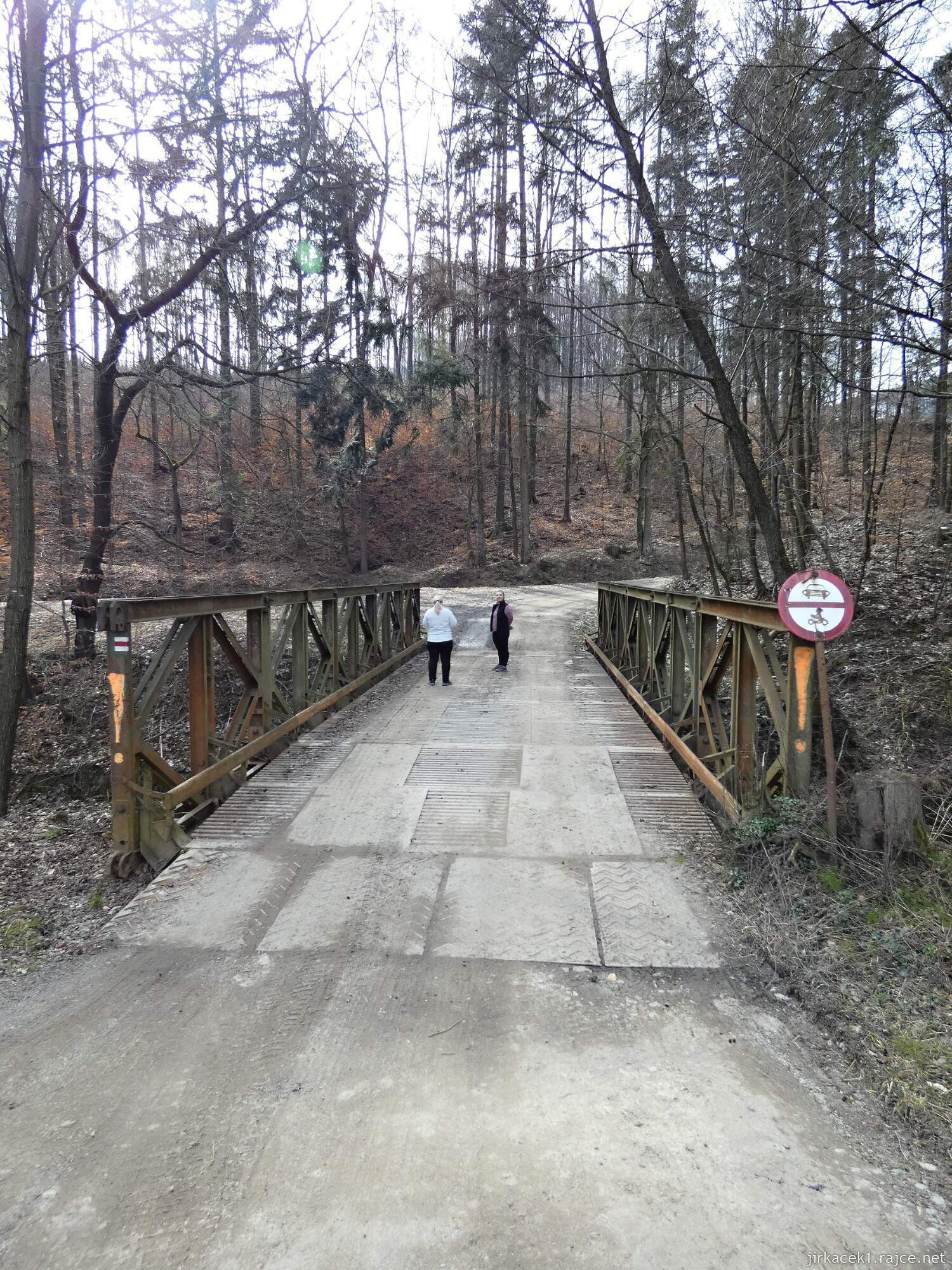 E - Rusava - Hydrologická studánka 007