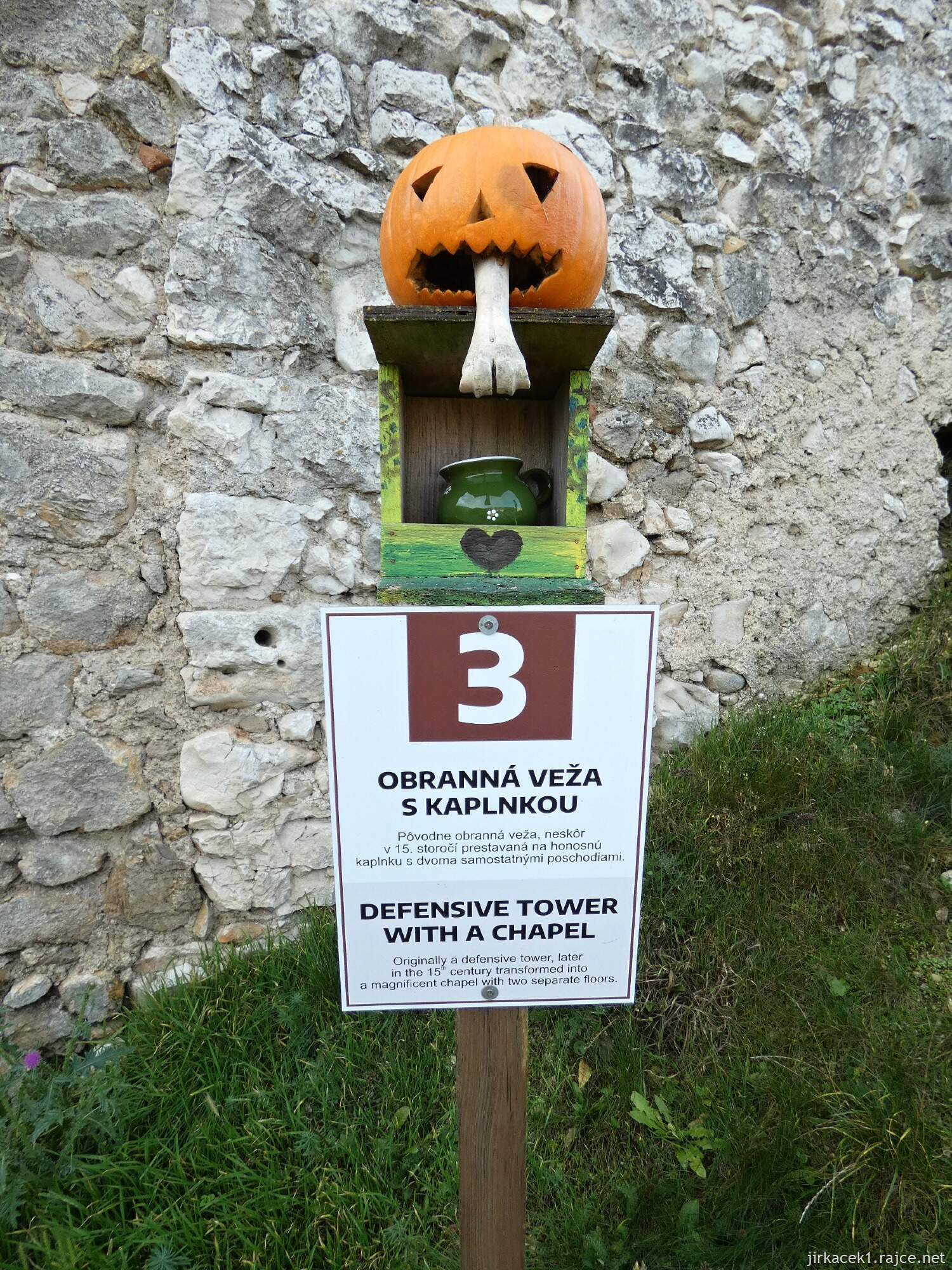 G - Čachtice - Čachtický hrad 030