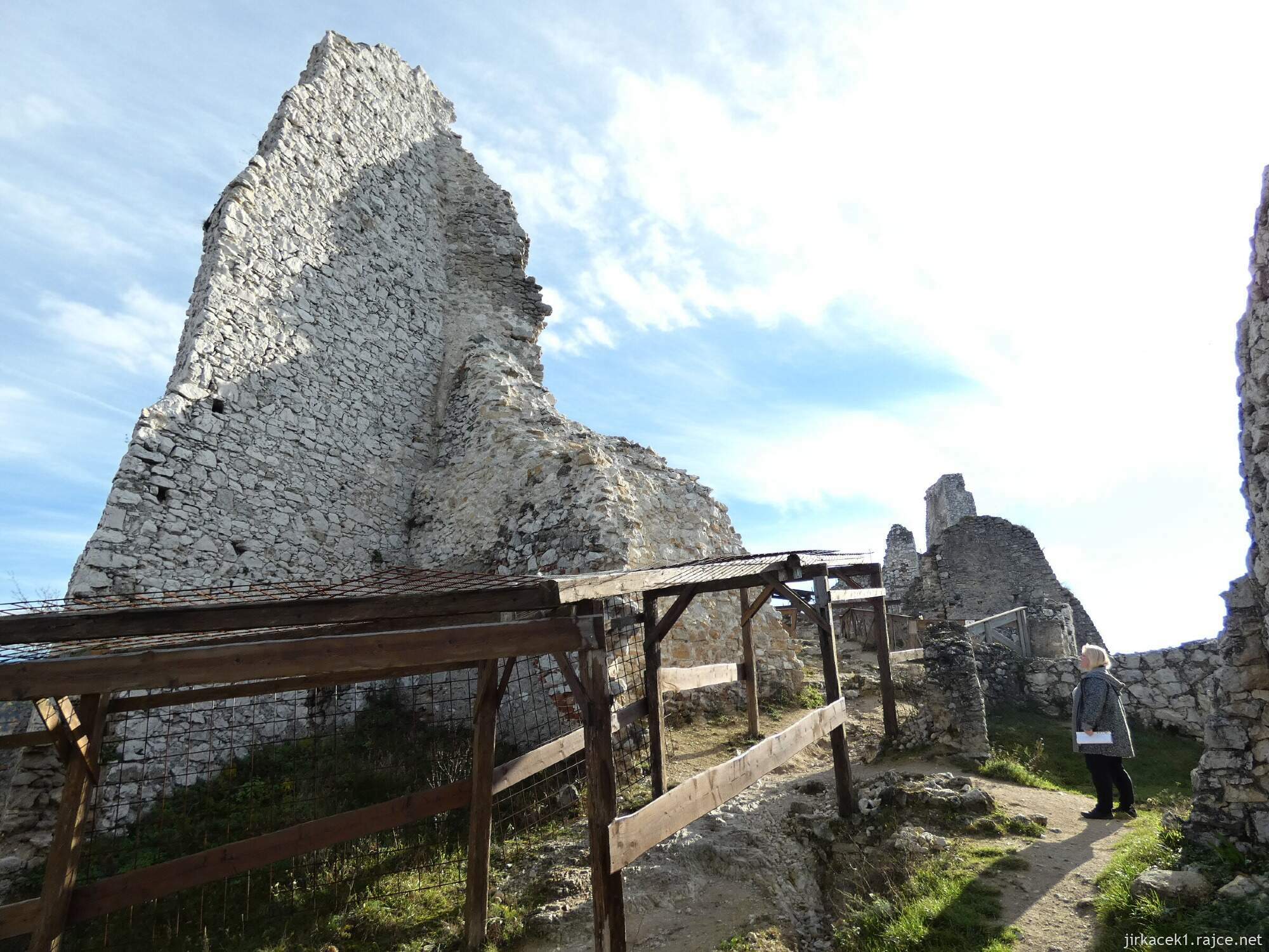 G - Čachtice - Čachtický hrad 084