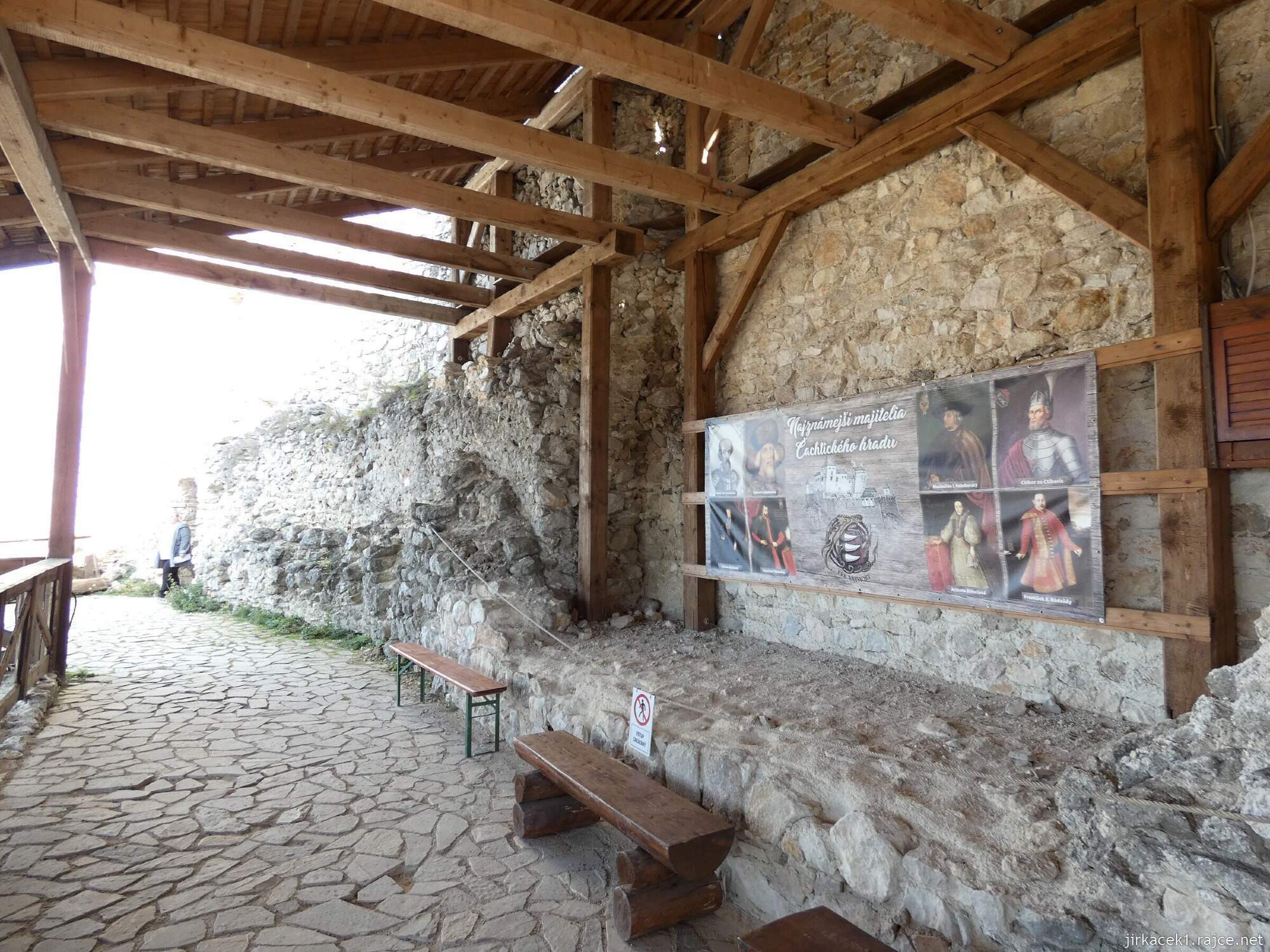 G - Čachtice - Čachtický hrad 116
