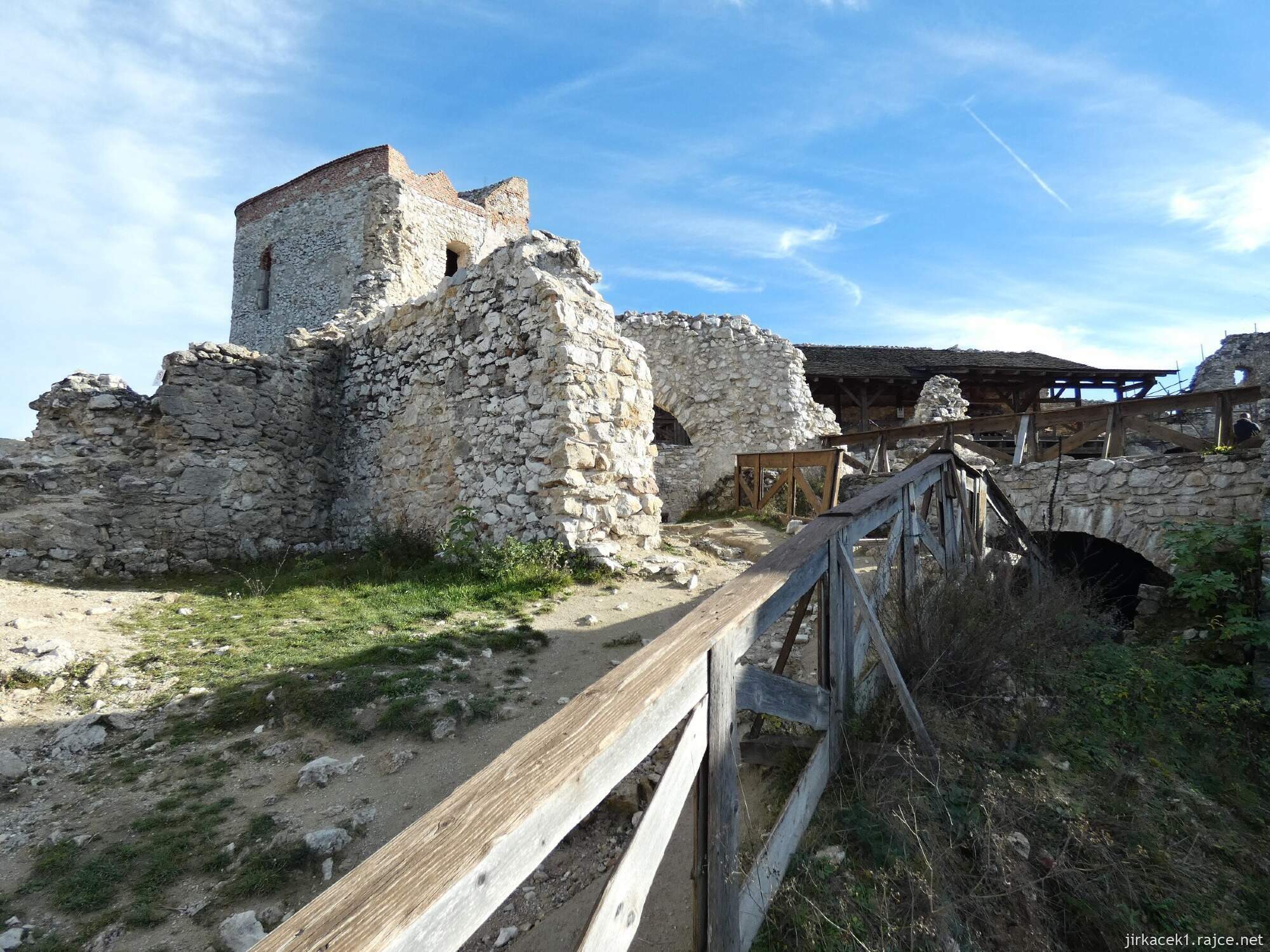 G - Čachtice - Čachtický hrad 134