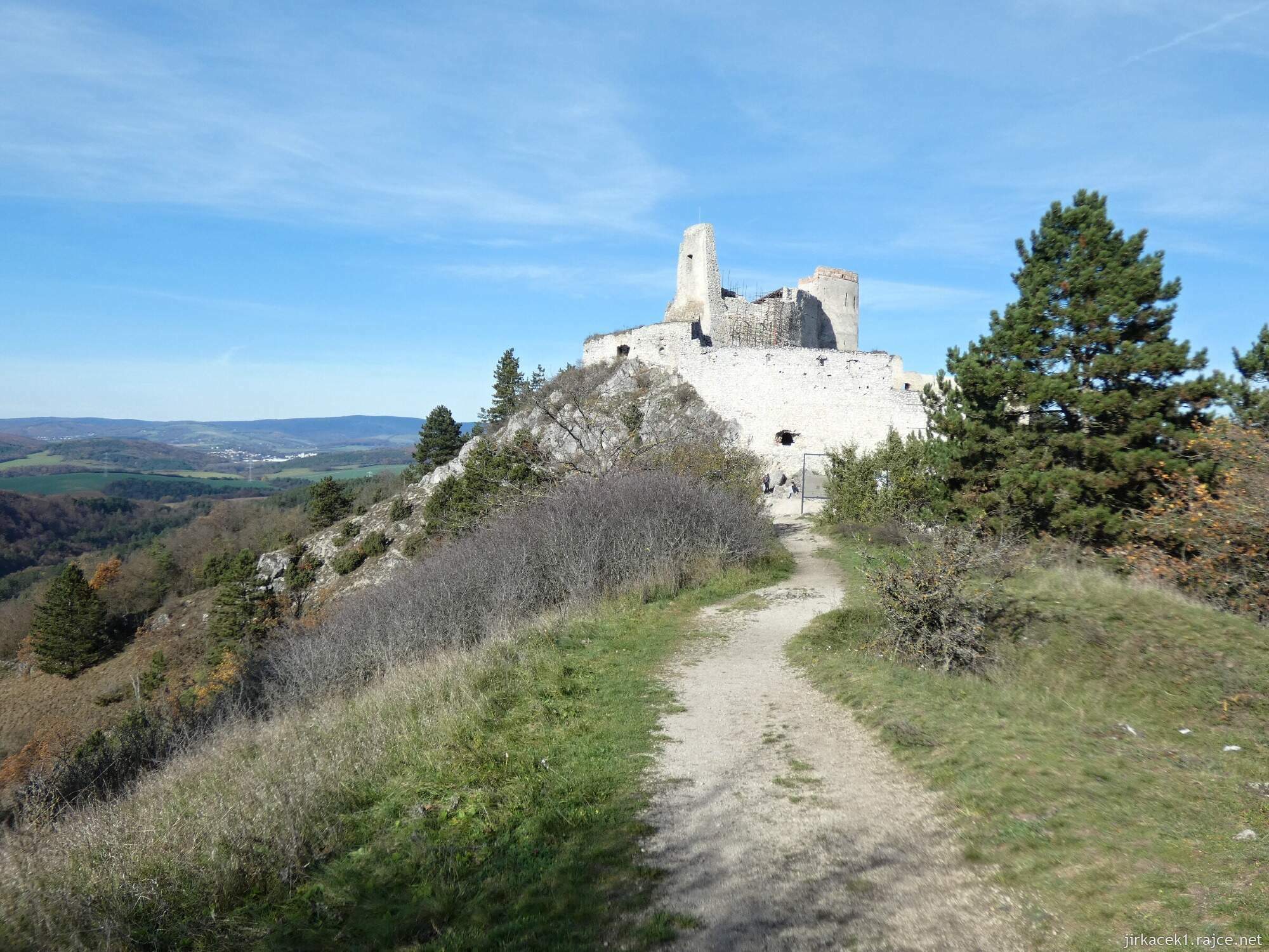 G - Čachtice - Čachtický hrad 150