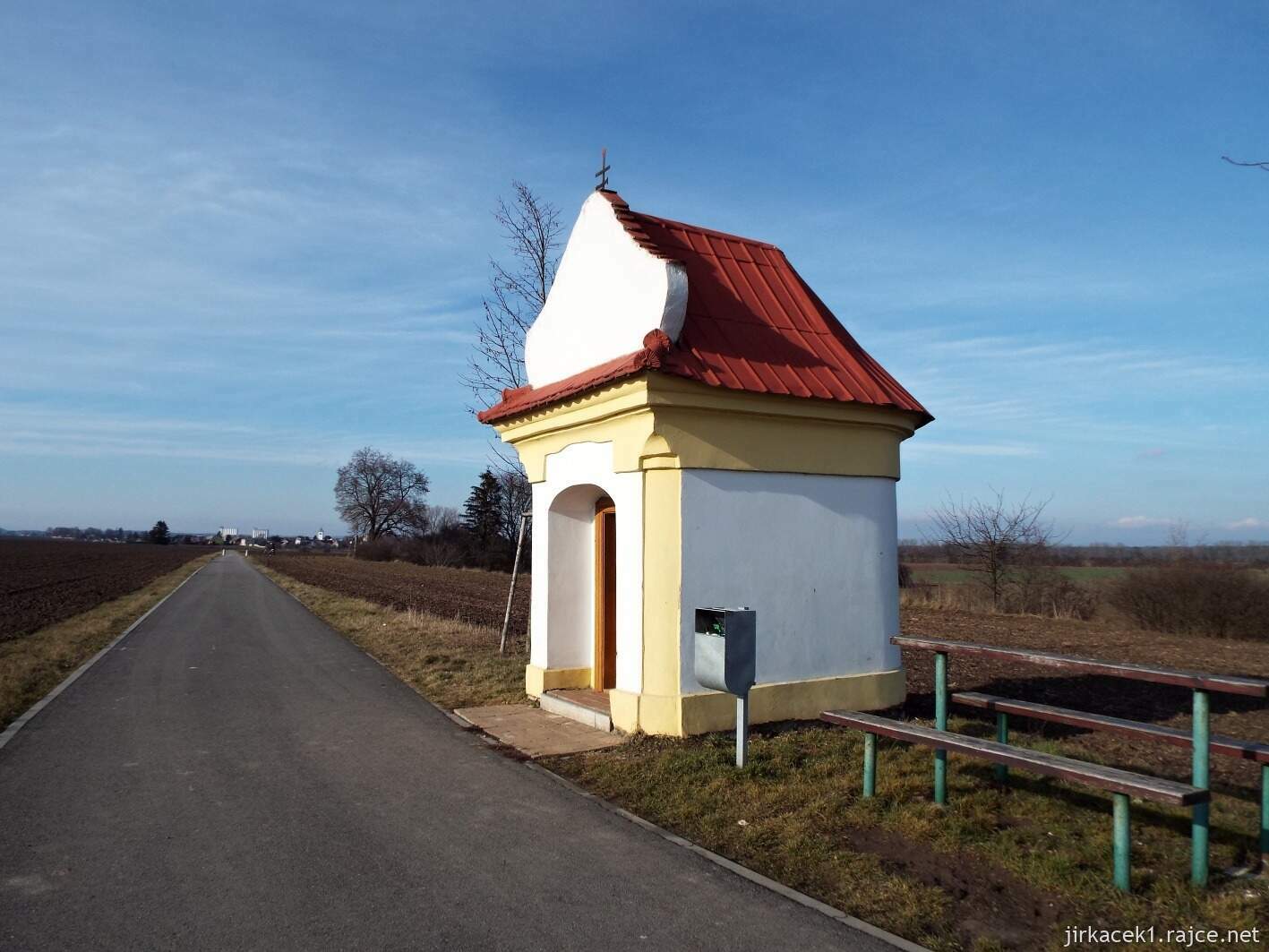 01 - Unčovice - Smírčí kaplička 01