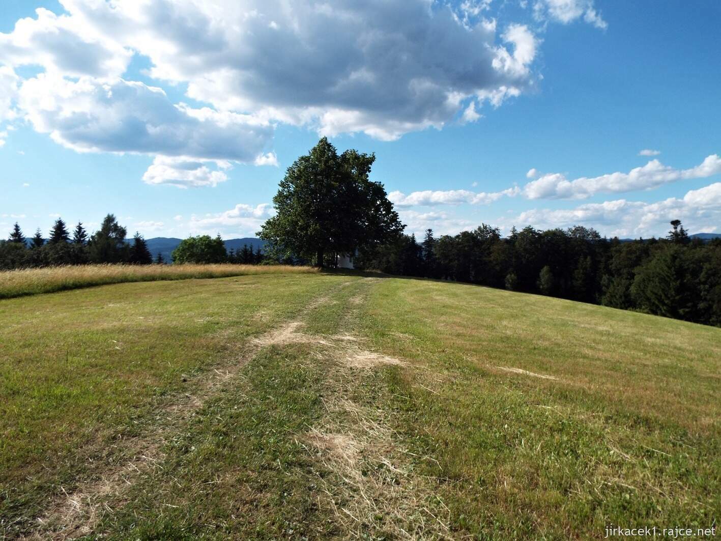 032 - Velké Karlovice - kaplička Na Štrčkové 01