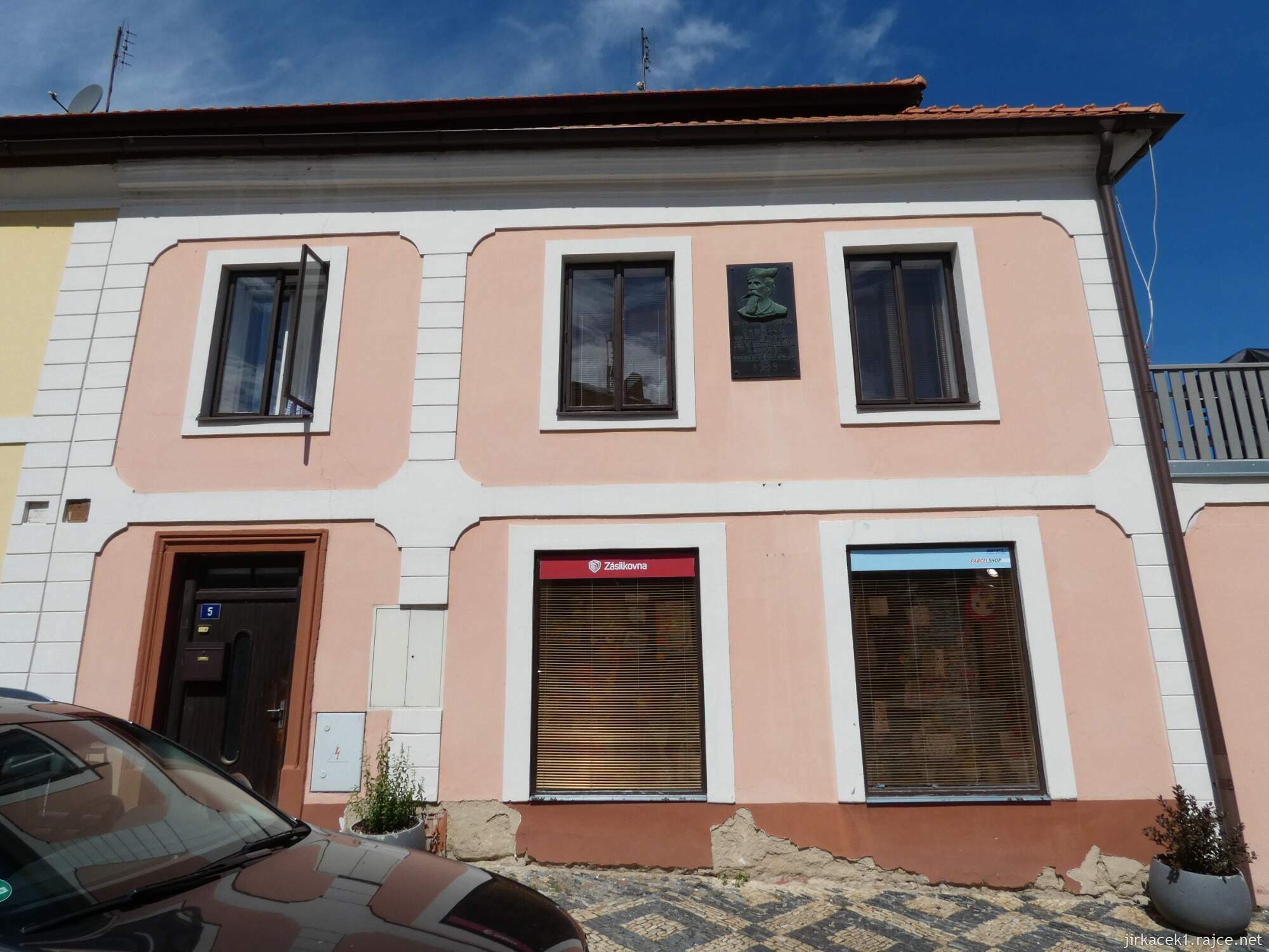 I - Kouřim - Mírové náměstí 062 - měšťanské domy