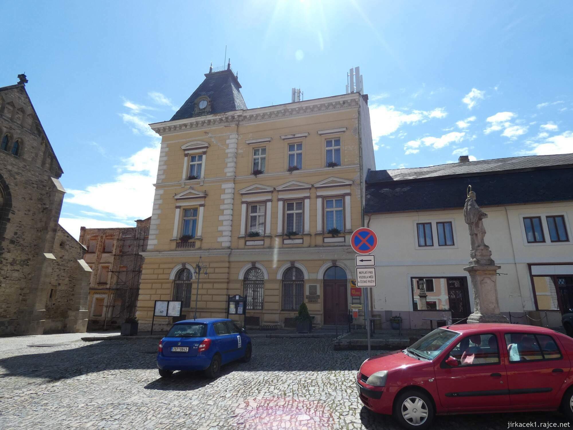 I - Kouřim - Mírové náměstí 066 - měšťanské domy