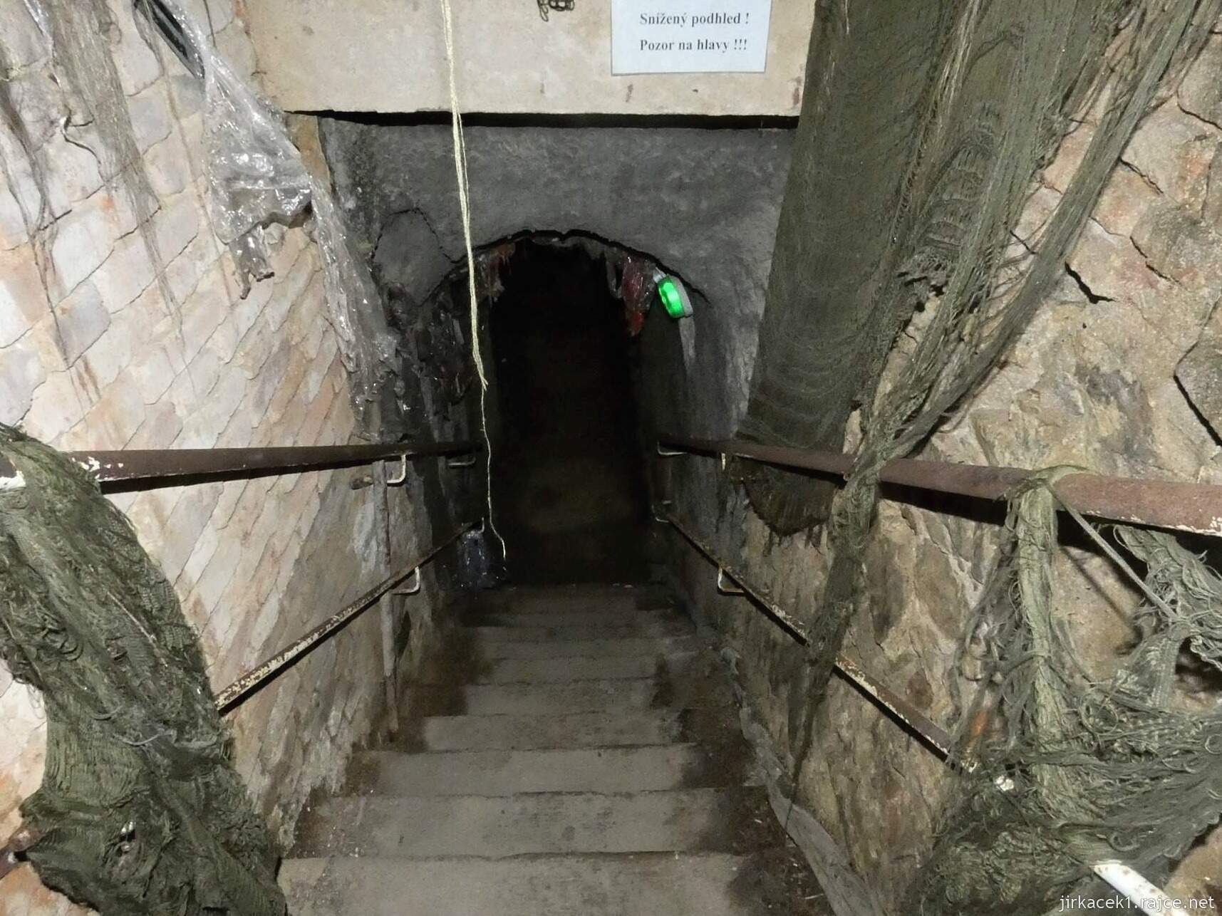Pelhřimov - muzeum Strašidel - schody do sklepení