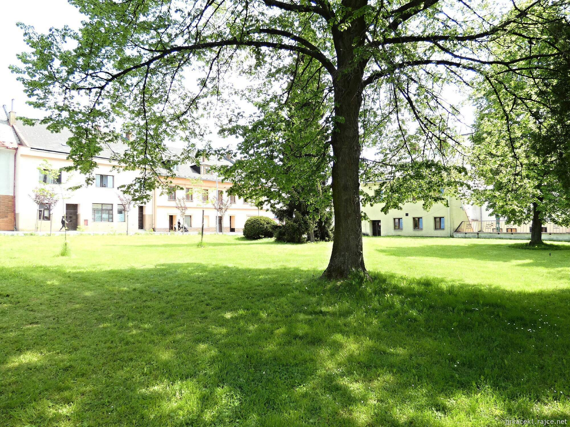 C - Budišov nad Budišovkou - Halaškovo náměstí 008 - přírodní část centra