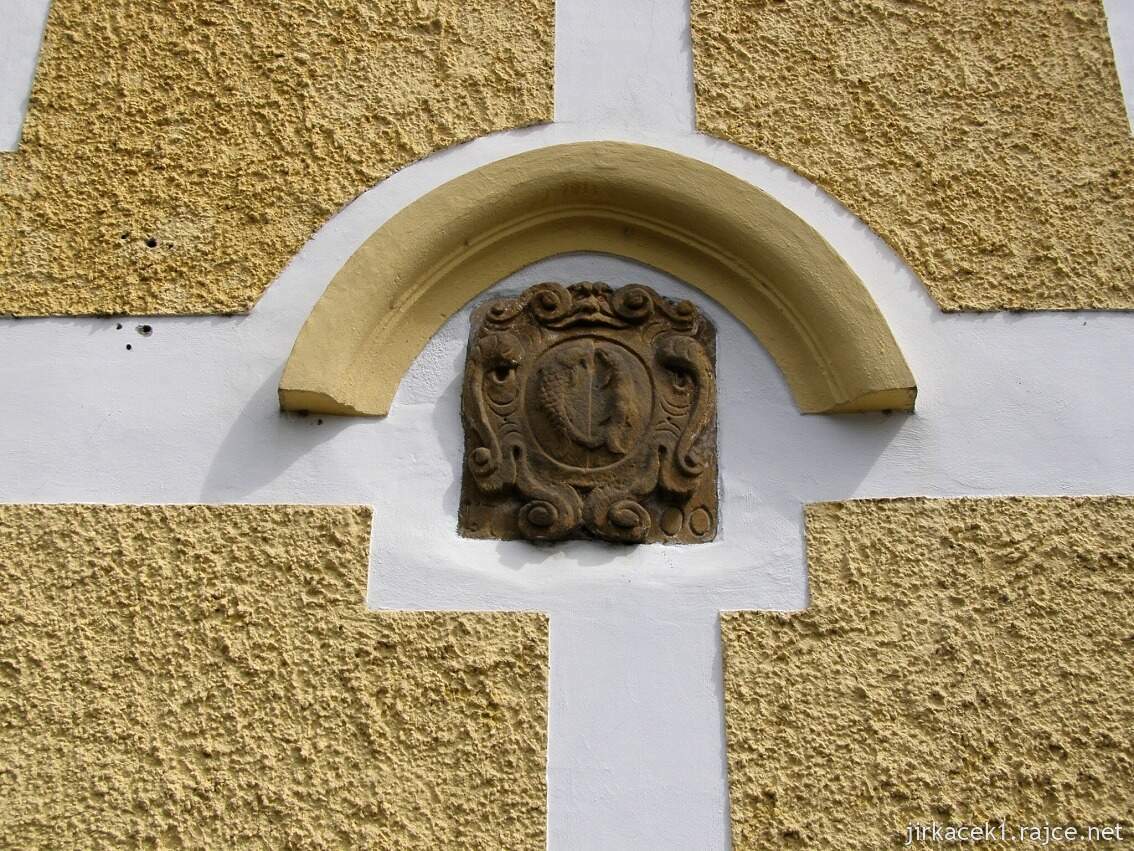 Litovel - Vymětalův mlýn - Pušmýl - městský znak na fasádě