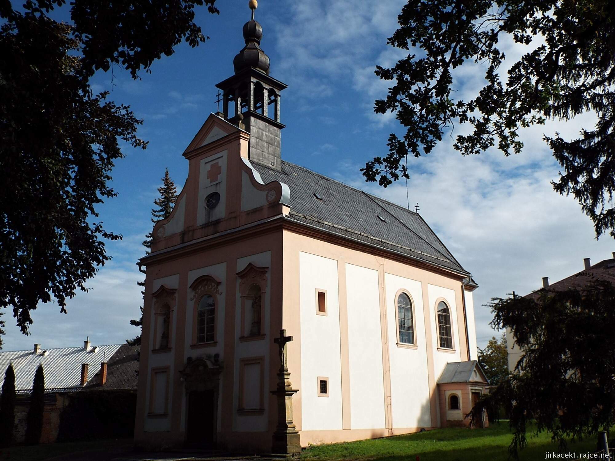 C - Chudobín - kostel sv. Františka Serafinského 06 - celkový pohled