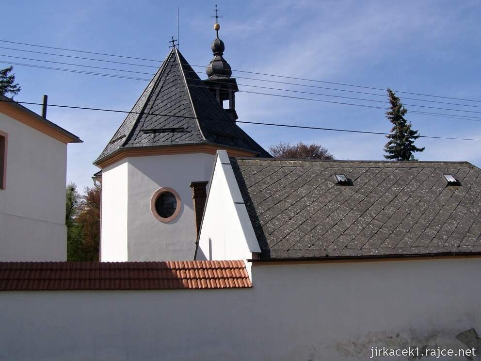 Chudobín - kostel sv. Františka Serafinského - presbytář