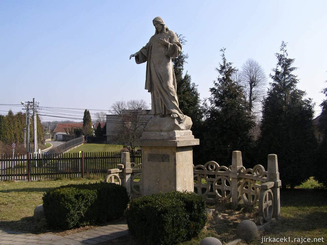Ostrava - kostel sv. Jana Nepomuckého - socha Ježíše Krista