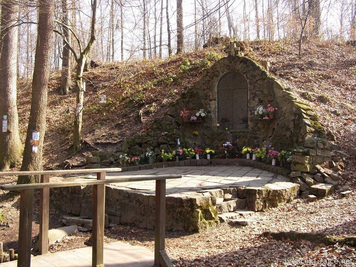 Ostrava - Lurdská kaple - studánka Matky Boží - Stará Bělá