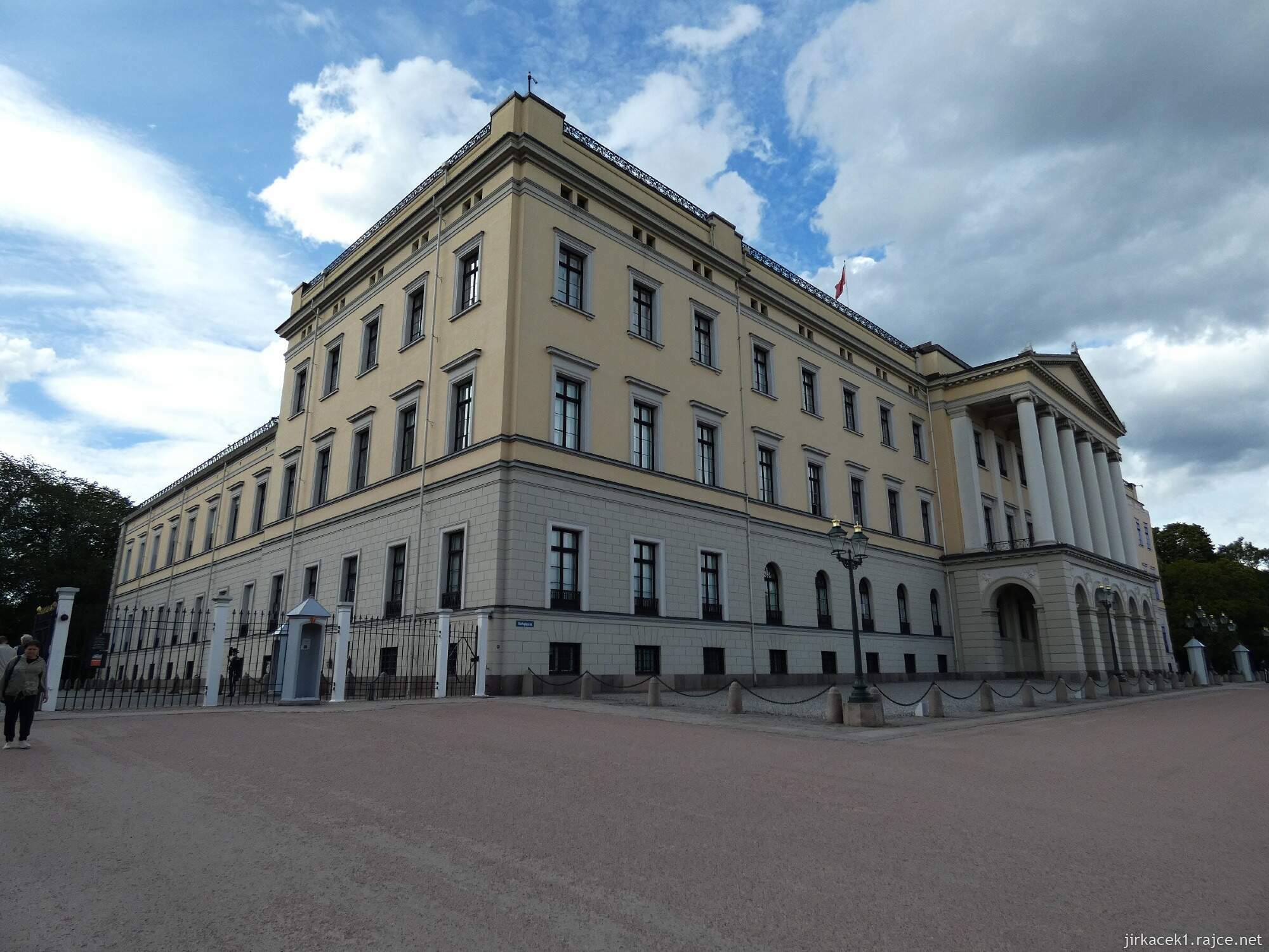 1h - Oslo - Královský palác a zahrady 037