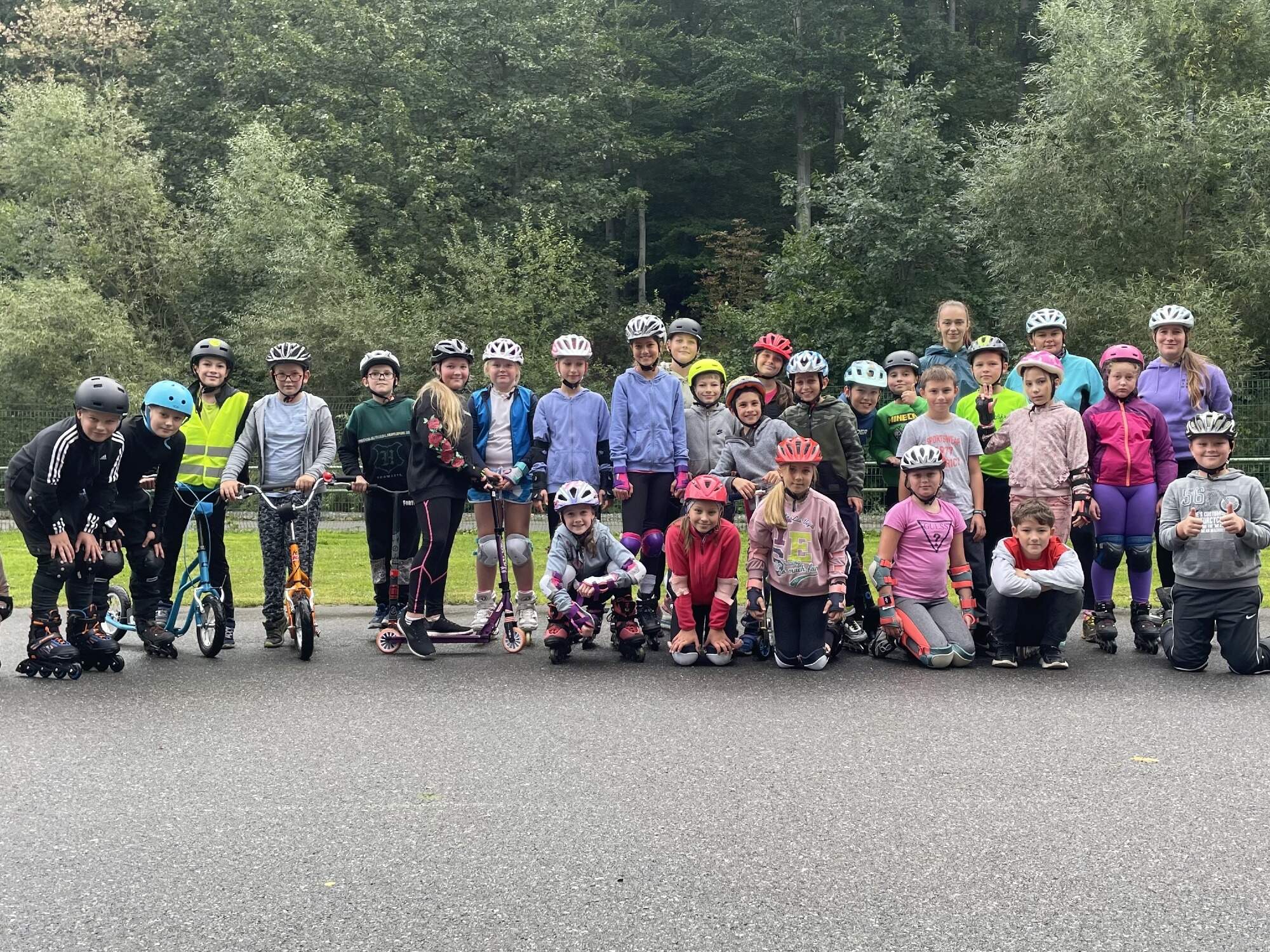 4.A na bruslích a koloběžkách 4.A na bruslích a koloběžkách