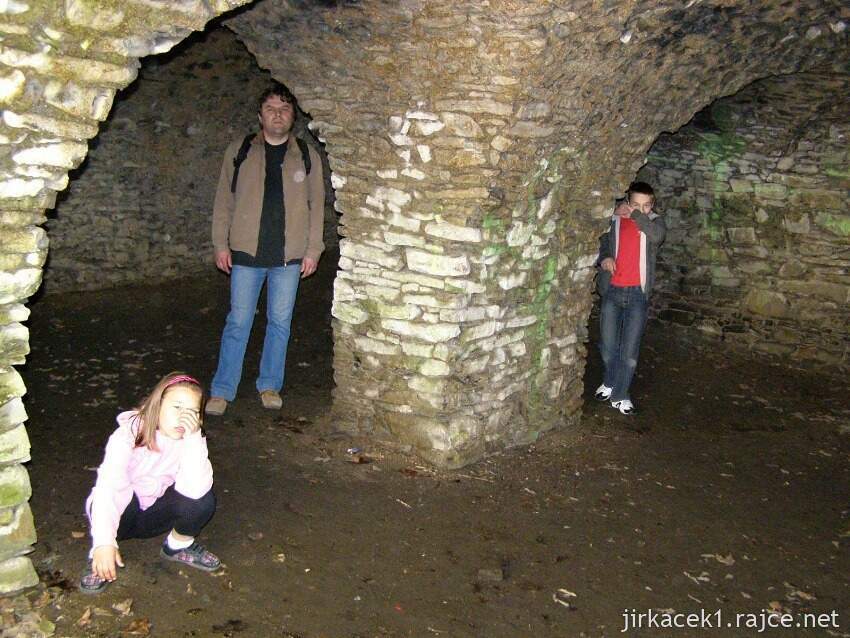 Vikštejn - zřícenina hradu - sklepení