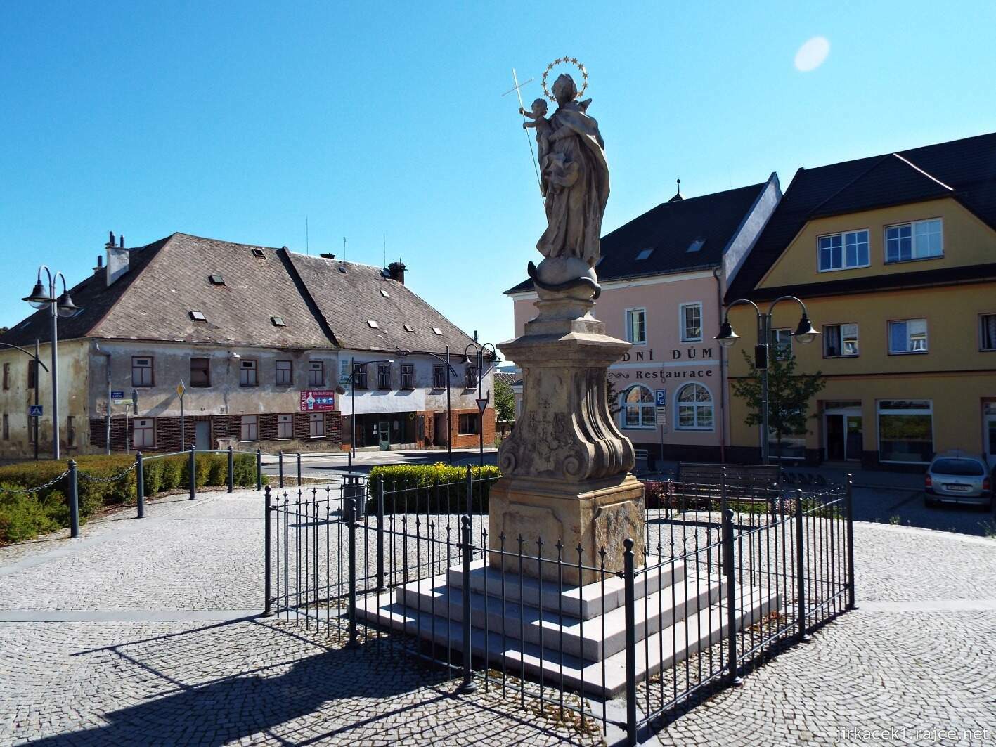 B - Moravský Beroun - nám. 9 května 14 - Socha Panny Marie Immaculaty